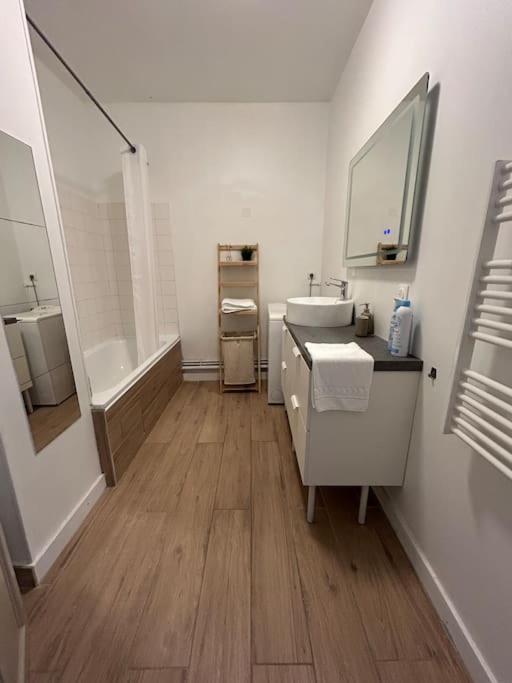 Le For'Home Arles Bagian luar foto
