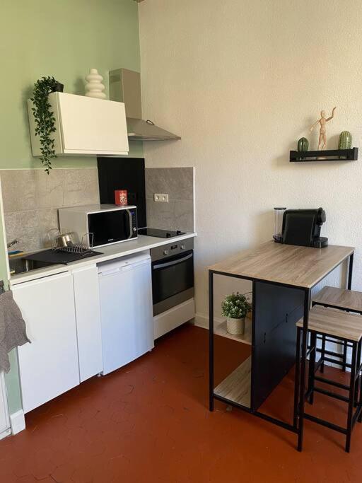 Le For'Home Arles Bagian luar foto